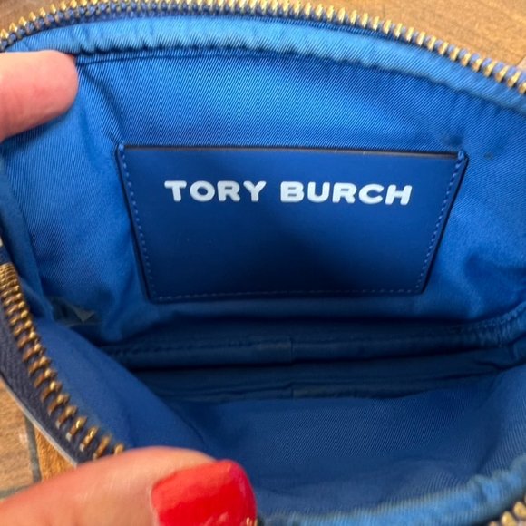 Tory Burch | Gemini Link Wristlet - Picture 4 of 5